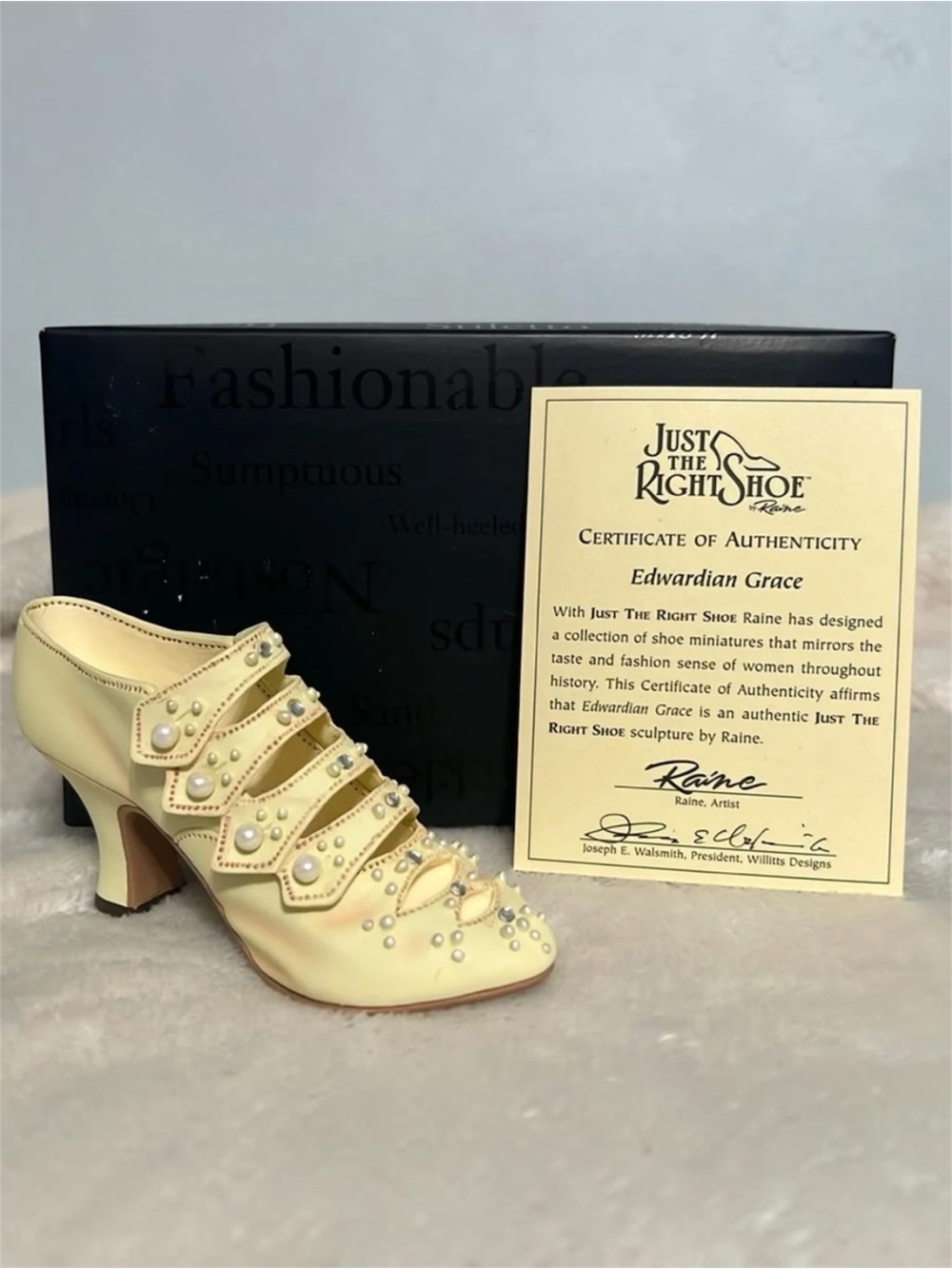 Just the Right Shoe #25024 "Edwardian Grace" (1999) Miniature Collectible